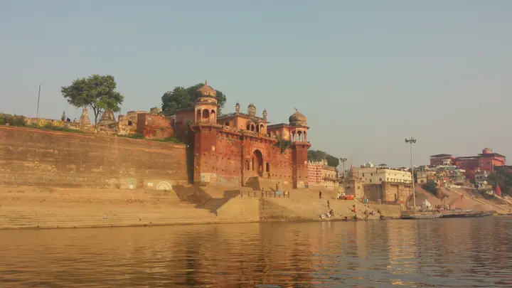 The sandstone fort of Chet Singh Ghat seen from the Ganga