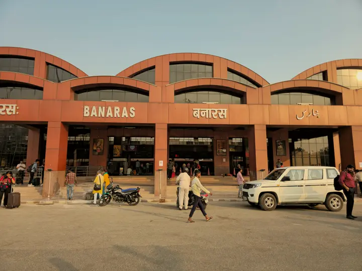 The arched façade of Banaras railway station